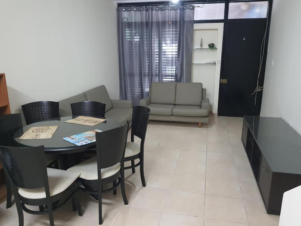 Lovely 2 Bedrooms In The Tourist Area In Paphos . Exterior photo